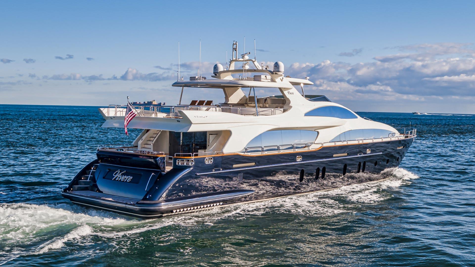 116-Azimut-VIVERE-luxury-yacht-charter-hero