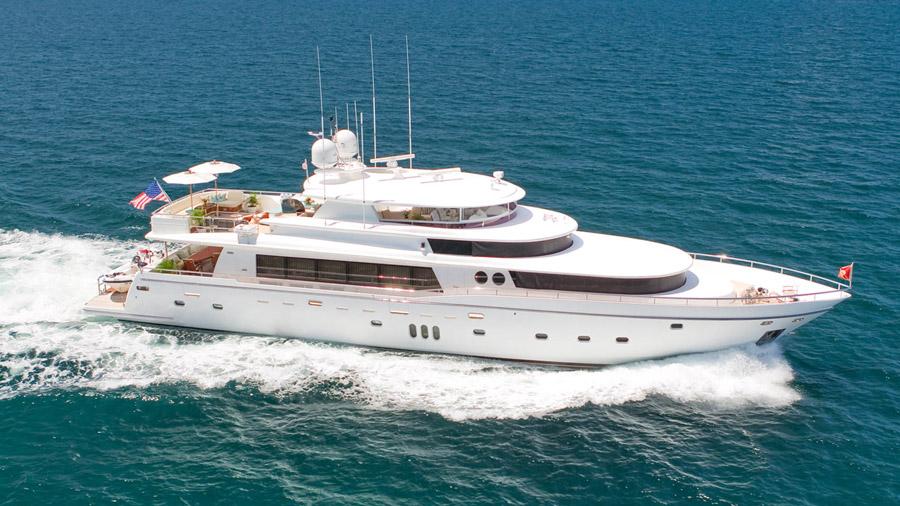 103-Johnson-LORAX-Luxury-Yacht-Charter-hero