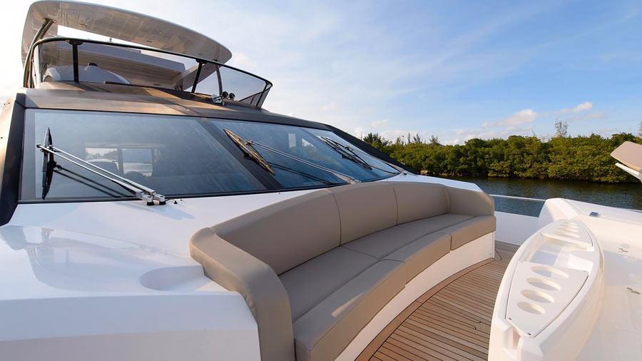 157-Christensen-Mi-Amore-luxury-yacht-charter-sundeck-(900px)