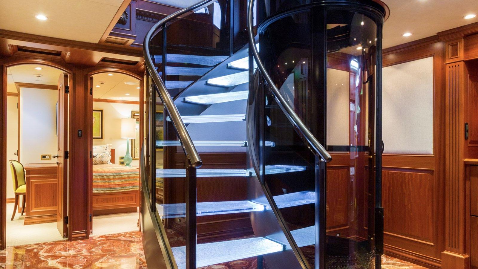 SOLD_Burger_yacht_mim_stairs