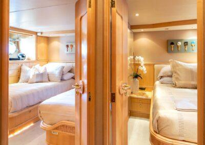 127-crescent-inspired-luxury-yacht-for-sale-CC-32