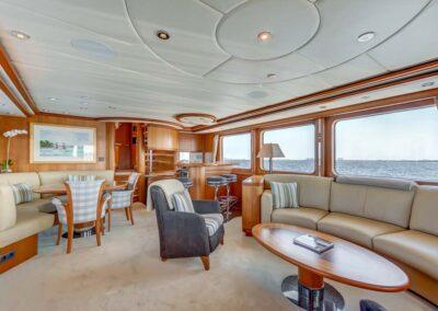 Gusto-84-kuipers-explorer-yacht-for-sale-Main-Salon-Fwd-View