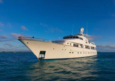 Rena-145-nqea-luxury-charter-yacht-profile-10