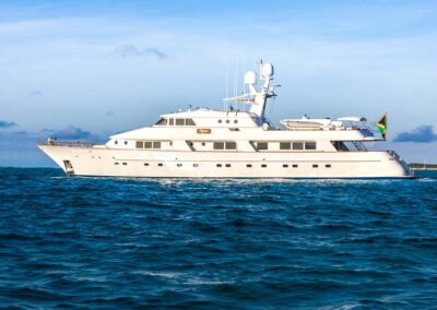 Rena-145-nqea-luxury-charter-yacht-profile-16_2